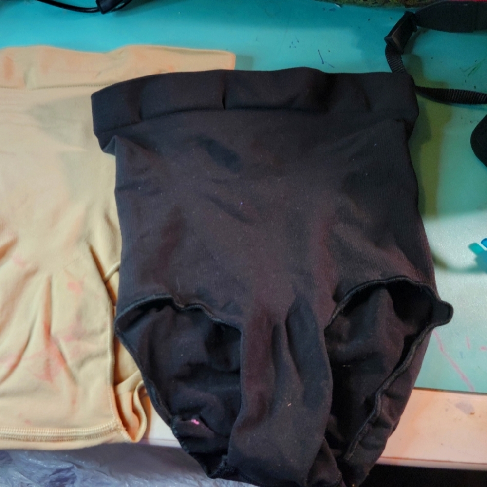 Skims tummy control briefs